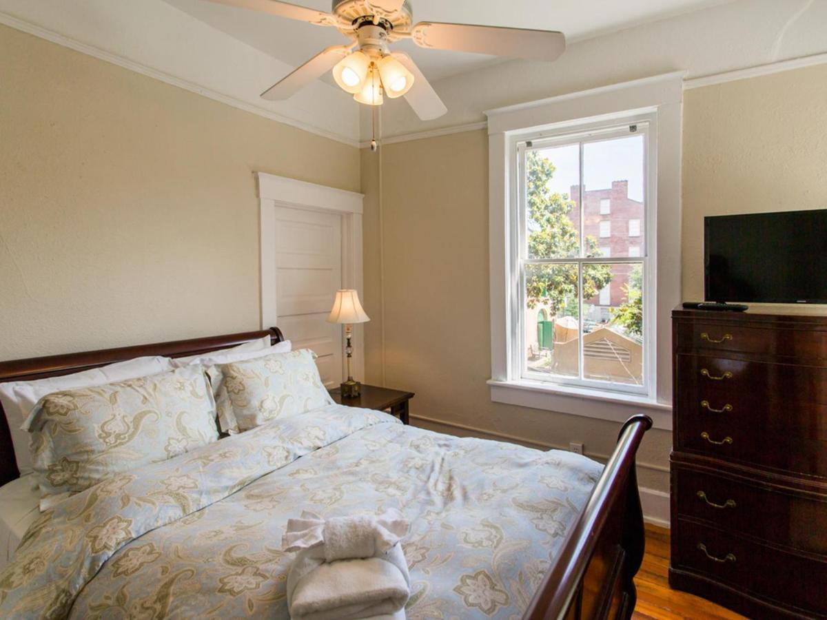 Linda'S On Lincoln Apartment Savannah Exterior photo